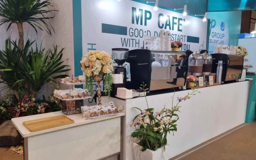 ทีมงานบริการที่ผ่านการฝึกอบรม พร้อมบริการดูแลทุกรายละเอียดตั้งแต่เริ่มจนจบงาน